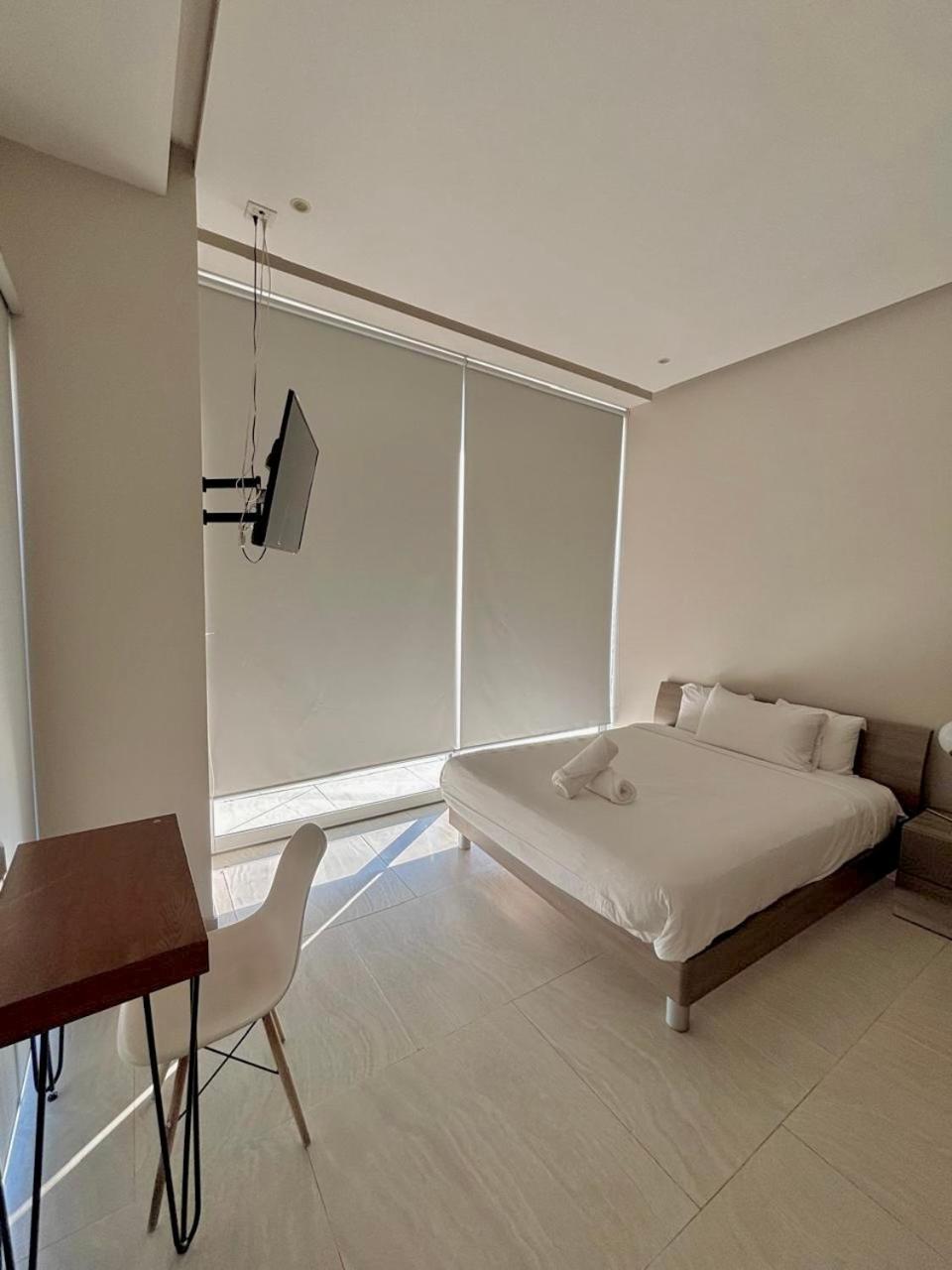 Park Life Guadalajara Aparthotel Bagian luar foto