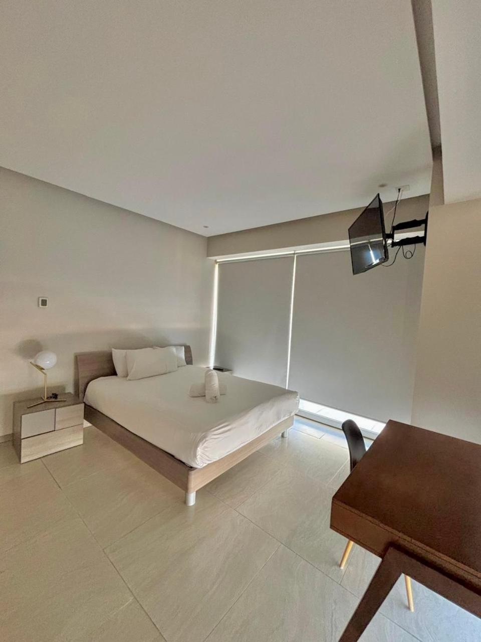 Park Life Guadalajara Aparthotel Bagian luar foto