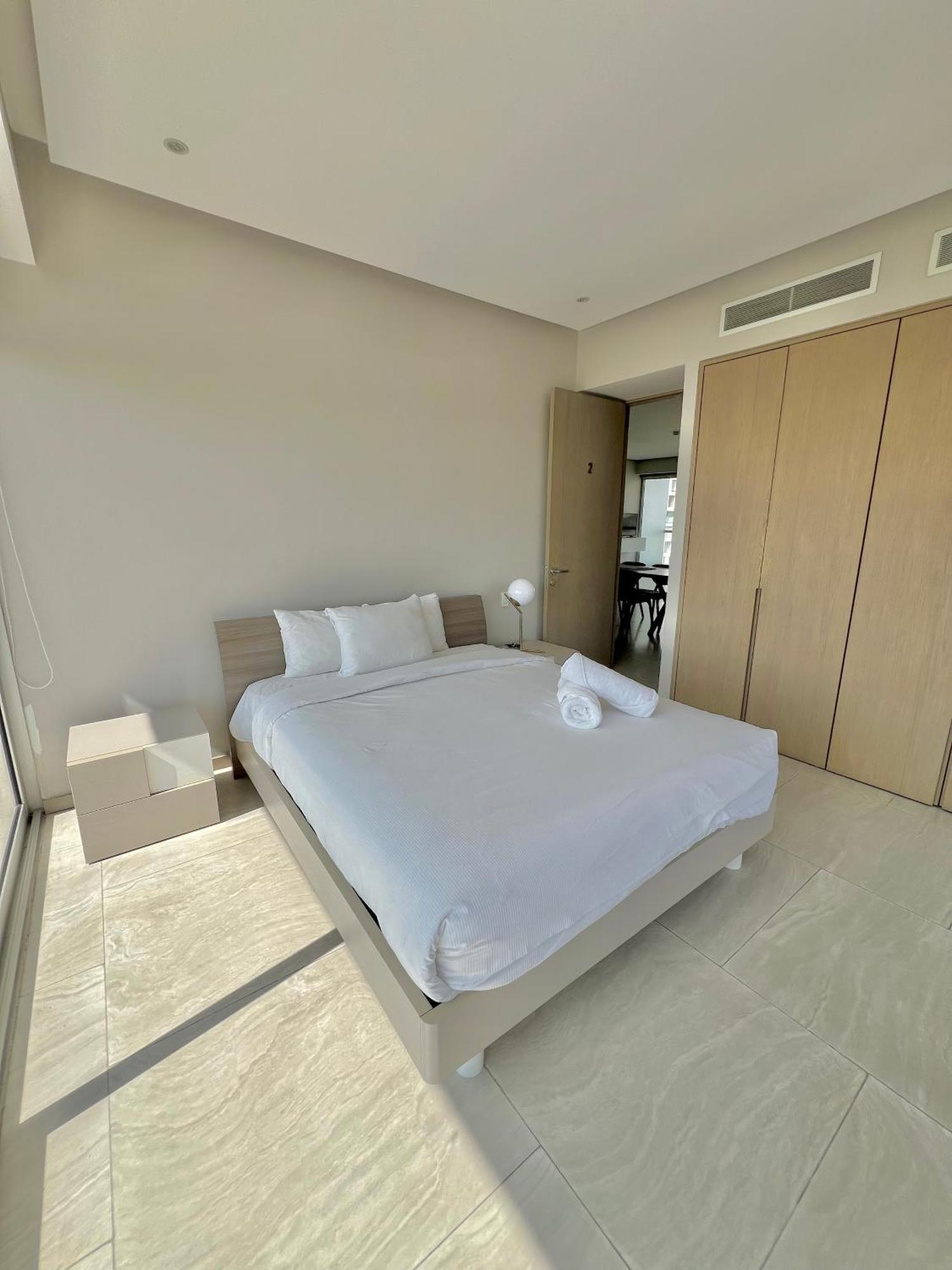 Park Life Guadalajara Aparthotel Bagian luar foto