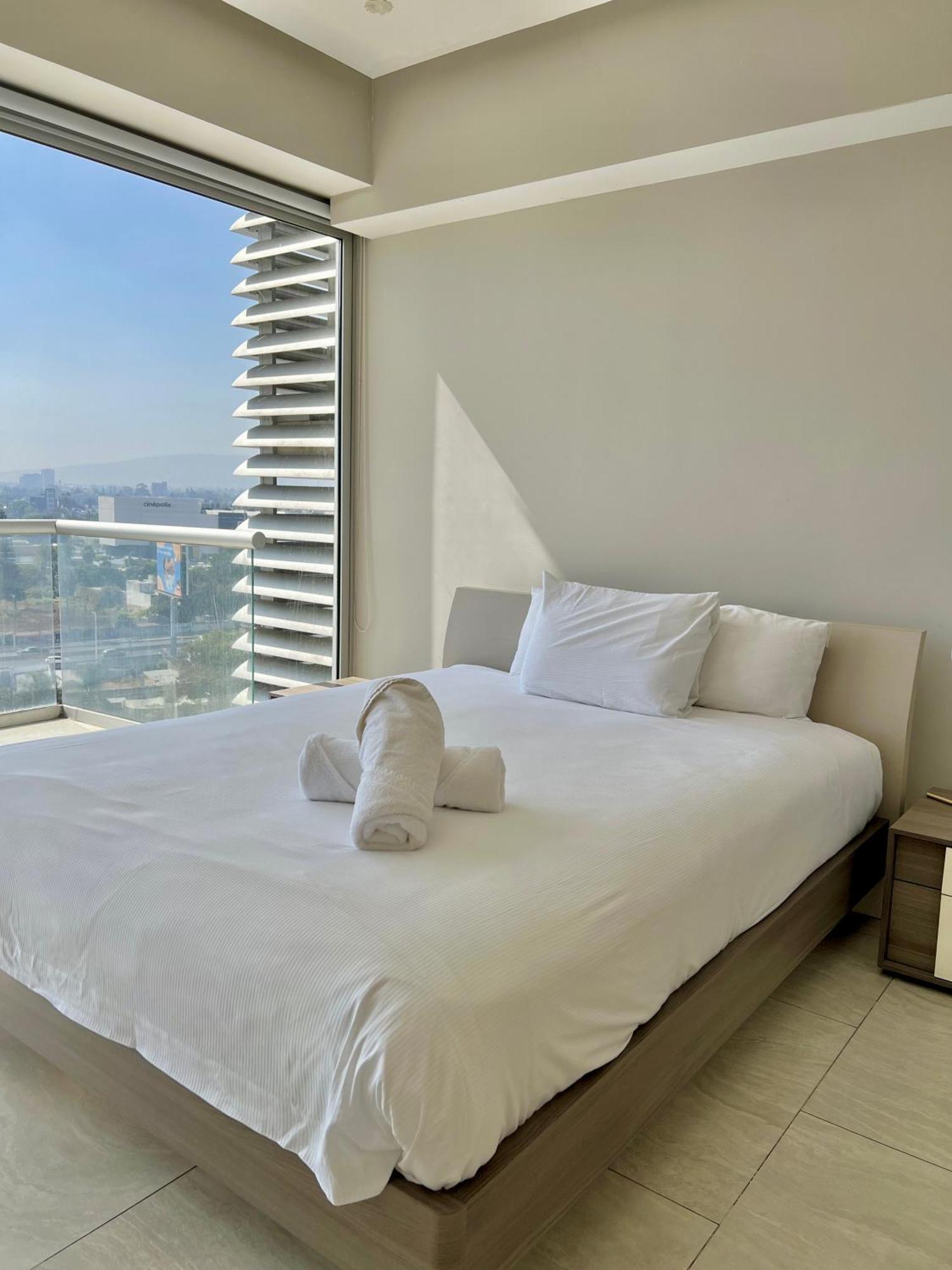 Park Life Guadalajara Aparthotel Bagian luar foto