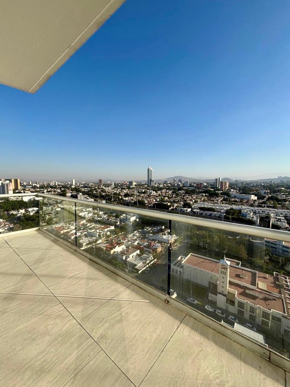 Park Life Guadalajara Aparthotel Bagian luar foto