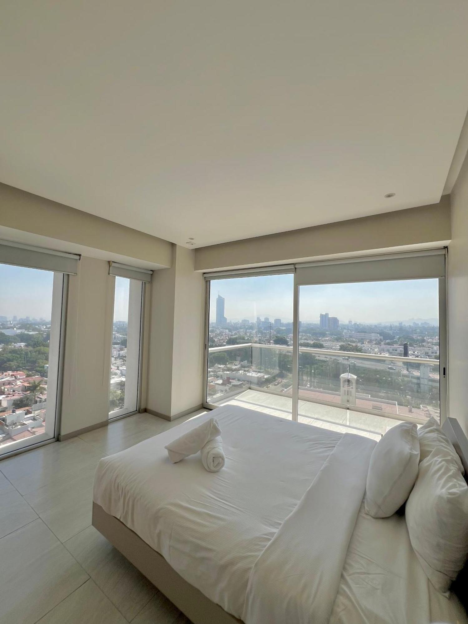 Park Life Guadalajara Aparthotel Bagian luar foto