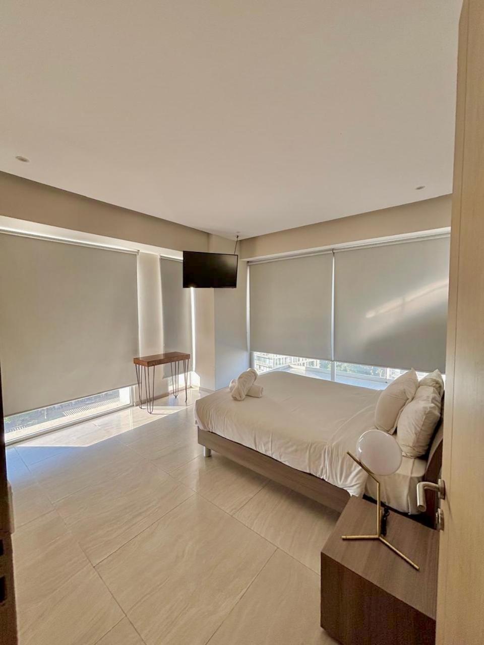 Park Life Guadalajara Aparthotel Bagian luar foto