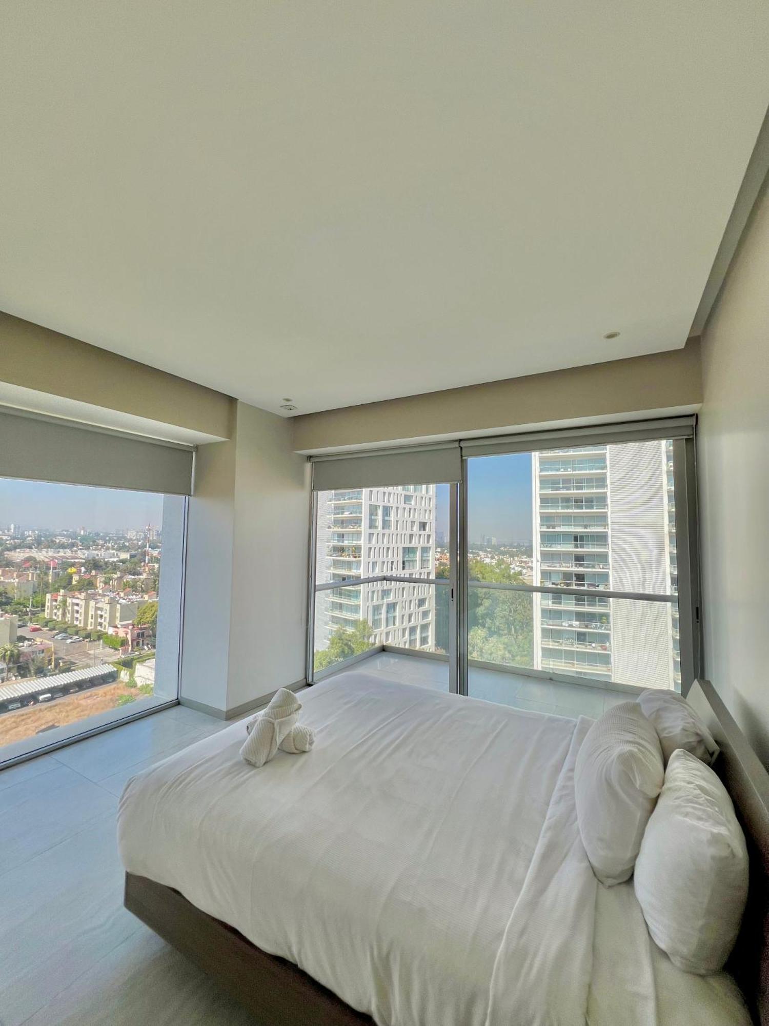 Park Life Guadalajara Aparthotel Bagian luar foto
