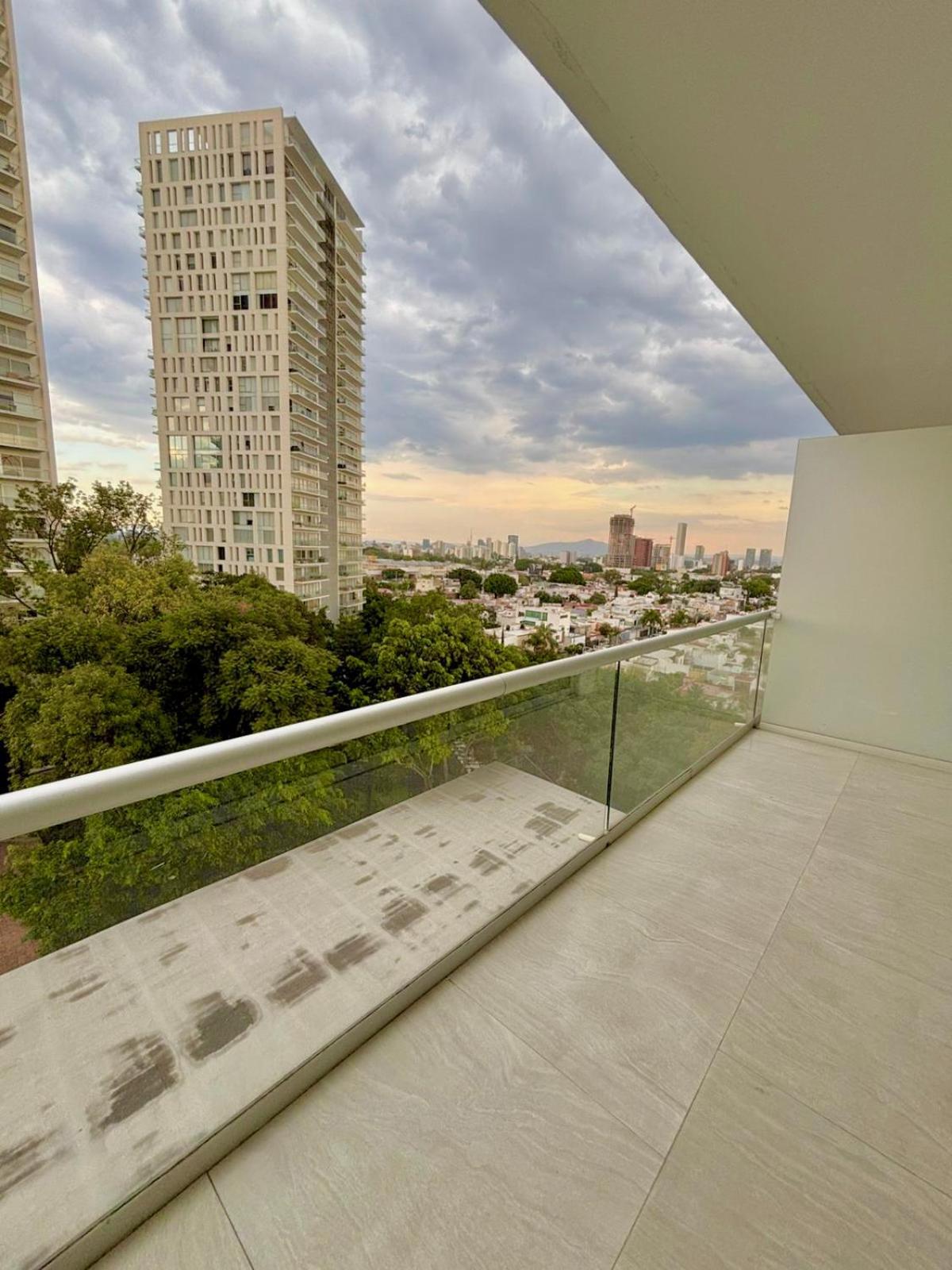 Park Life Guadalajara Aparthotel Bagian luar foto