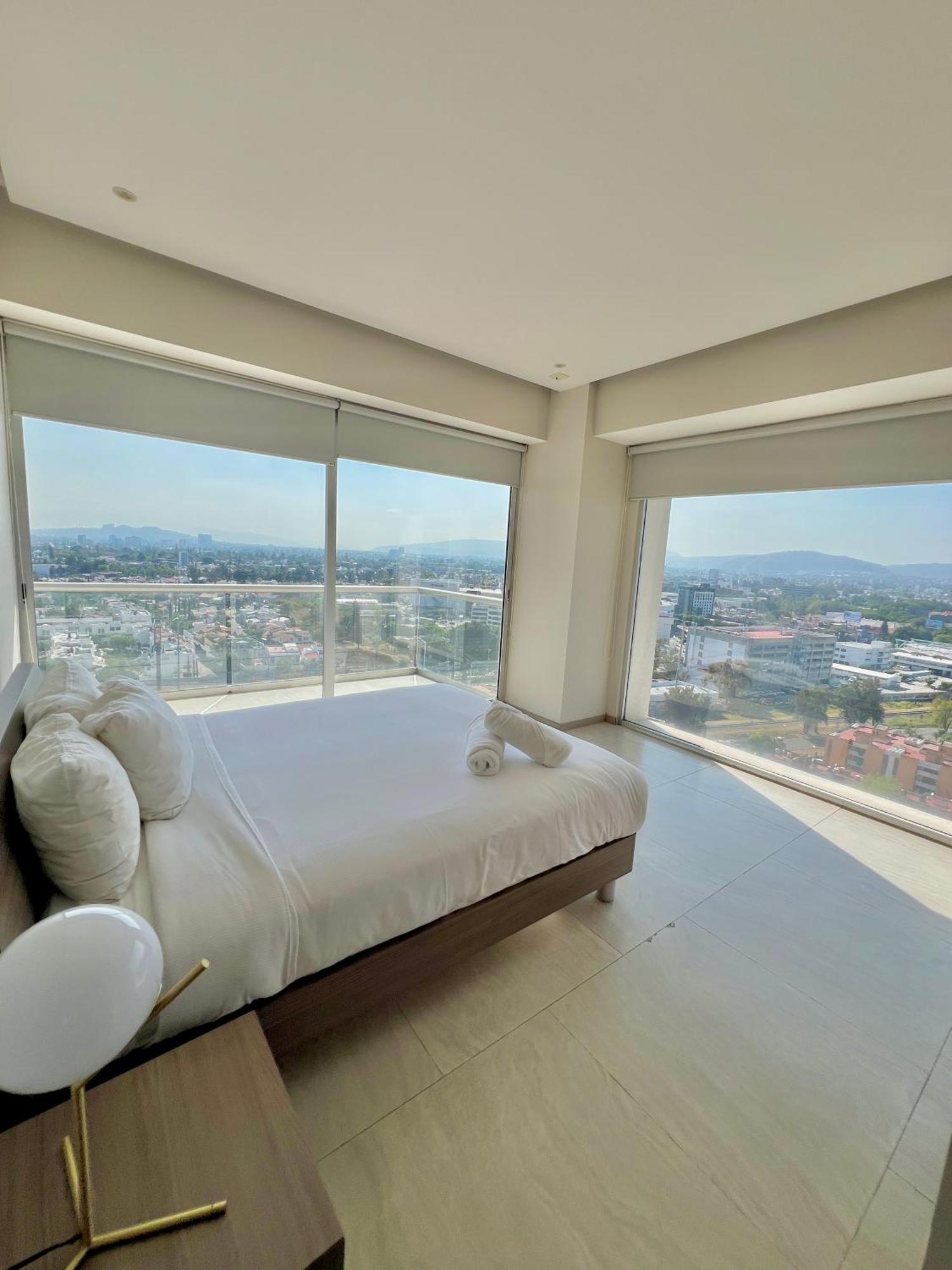 Park Life Guadalajara Aparthotel Bagian luar foto