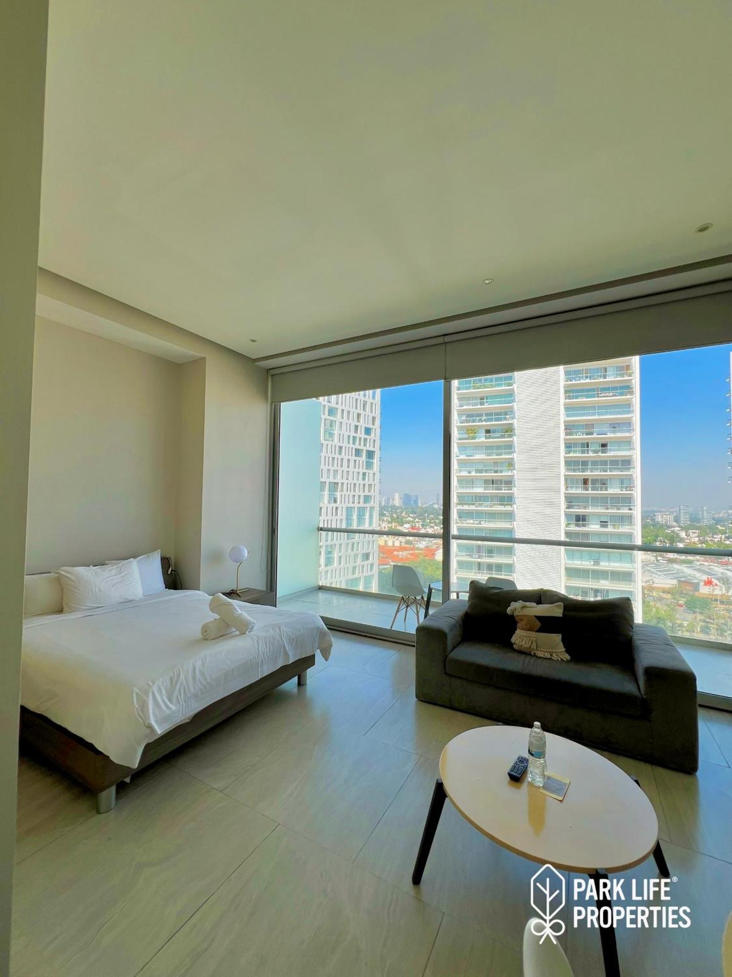 Park Life Guadalajara Aparthotel Bagian luar foto